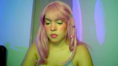Snapshot of kiri_cute chatting on 09/19/25, 04:14 Kiri online show from 09/19/25, 04:14