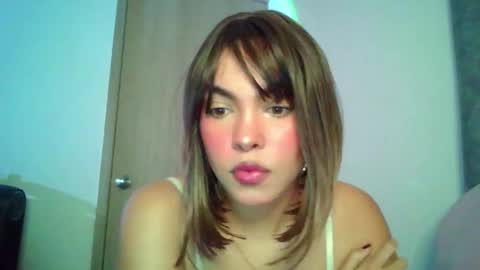 Snapshot of kiri_cute chatting on 10/11/25, 04:55 Kiri online show from 10/11/25, 04:55