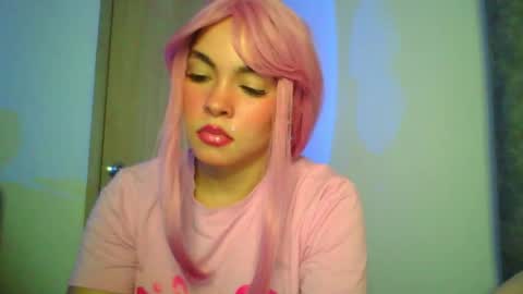Snapshot of kiri_cute chatting on 10/16/25, 04:24 Kiri online show from 10/16/25, 04:24