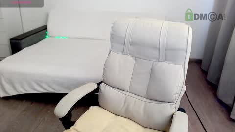 Snapshot of kiri_is_all chatting on 12/08/24, 11:14 Kiri online show from 12/08/24, 11:14