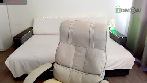 Snapshot of kiri_is_all chatting on 01/16/25, 08:22 Kiri online show from 01/16/25, 08:22