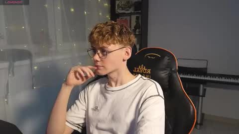 Kirill and Andrey online show from 02/18/25, 05:42