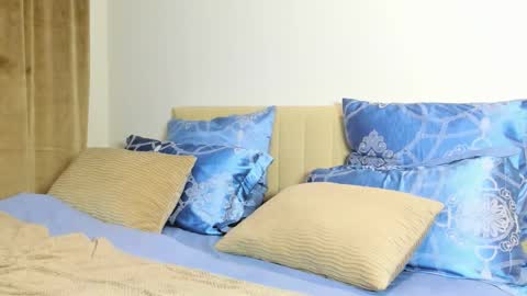 Kira online show from 02/10/26, 07:40