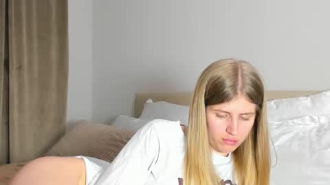 Kira online show from 03/16/26, 08:02