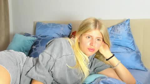 Snapshot of kirraa_ chatting on 06/01/26, 08:54 Kira online show from 06/01/26, 08:54