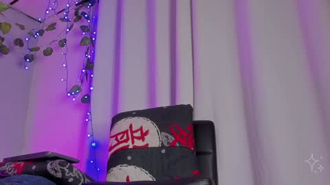 Snapshot of kiryto_babyhot1 chatting on 12/24/24, 12:44   online show from 12/24/24, 12:44