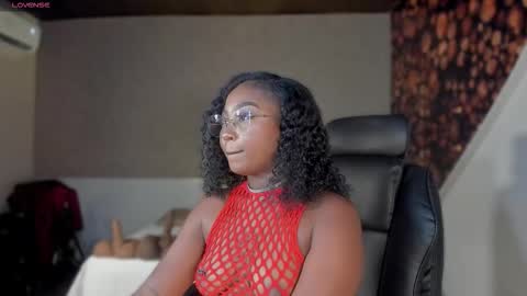 kishalove_ online show from 09/10/25, 10:04