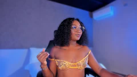 kishalove_ online show from 10/24/25, 10:11