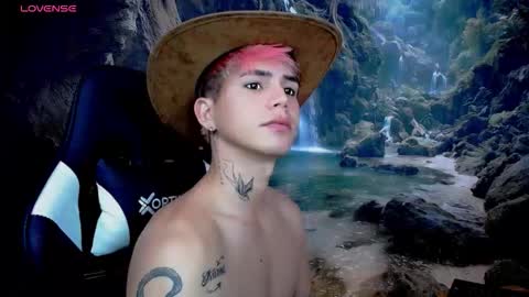 kiss_whitee online show from 02/03/26, 06:22