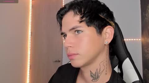 kiss_whitee online show from 03/13/26, 07:53