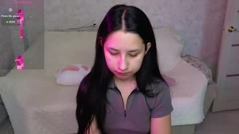 Snapshot of kisses_eva chatting on 05/18/26, 04:18 Hot Eva online show from 05/18/26, 04:18