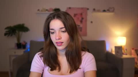 Sisi online show from 12/16/25, 07:19