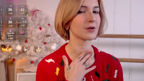 Snapshot of kisskiss_muah chatting on 12/11/24, 01:39 Kate online show from 12/11/24, 01:39