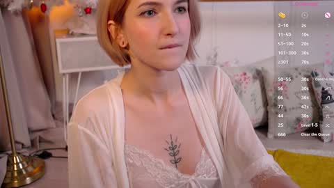 Snapshot of kisskiss_muah chatting on 12/13/24, 08:04 Kate online show from 12/13/24, 08:04