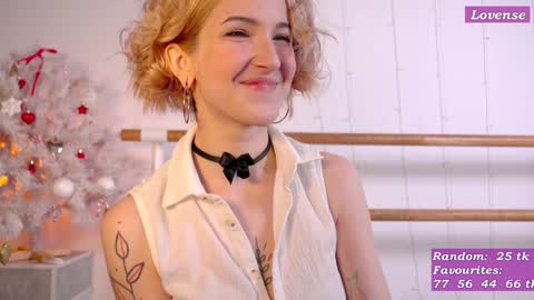 Snapshot of kisskiss_muah chatting on 01/19/25, 02:06 Kate online show from 01/19/25, 02:06