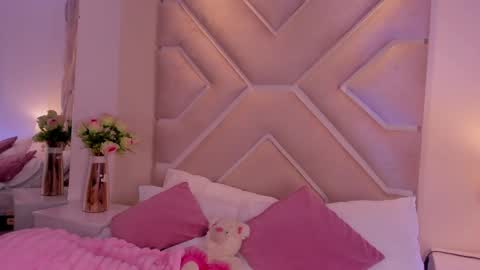 kisskitty__ online show from 04/06/26, 09:16