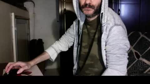 kissofbanned1983 online show from 11/29/25, 09:34