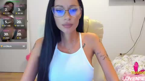 Snapshot of kisssnicol chatting on 07/10/26, 04:53 kisssnicol online show from 07/10/26, 04:53