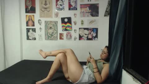 Snapshot of kitcatdreams chatting on 04/21/26, 02:51 kitcatdreams online show from 04/21/26, 02:51