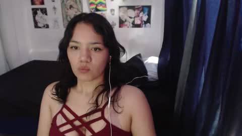 Snapshot of kitcatdreams chatting on 04/21/26, 04:23 kitcatdreams online show from 04/21/26, 04:23