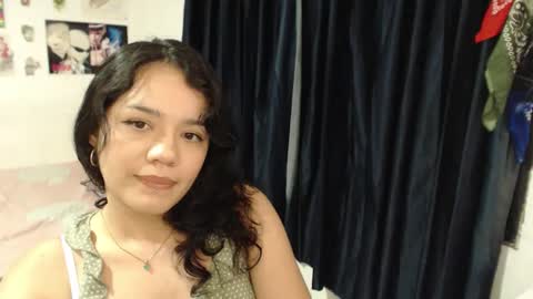 Snapshot of kitcatdreams chatting on 05/11/26, 11:35 kitcatdreams online show from 05/11/26, 11:35