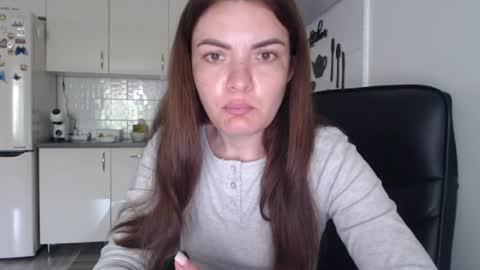 Snapshot of kitcatheaven4u chatting on 06/27/26, 07:35 Im Amaia Everyone Merry Christmas online show from 06/27/26, 07:35