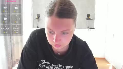 Snapshot of kitkatvel chatting on 06/24/26, 05:28 kitkatvel online show from 06/24/26, 05:28
