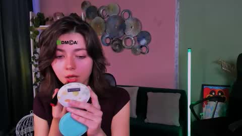 kitniss online show from 10/18/25, 12:17