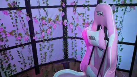 Snapshot of kitsune_little chatting on 06/11/26, 12:32 kitsune_little online show from 06/11/26, 12:32