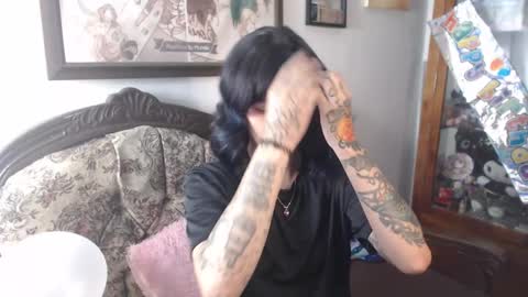 Snapshot of kitsunearineko chatting on 10/27/25, 03:43 Ari Keimiwrights online show from 10/27/25, 03:43