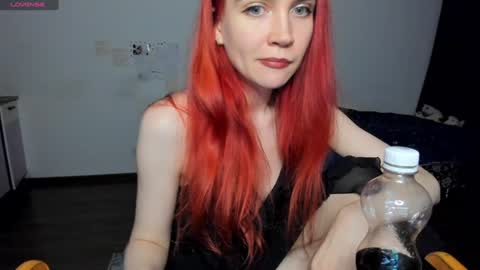 Snapshot of kitsunemoon chatting on 01/09/25, 07:18 Kitsune online show from 01/09/25, 07:18