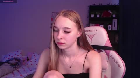 kitsuneyX online show from 05/18/26, 11:43