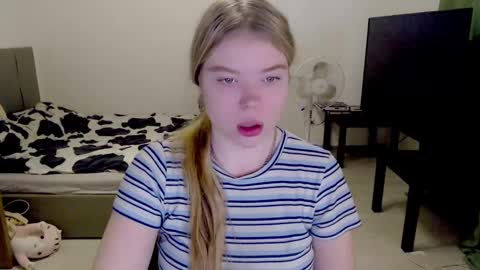 Jennyblonde and Emmabrunette online show from 12/06/24, 10:16