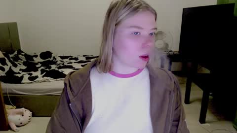 Jennyblonde and Emmabrunette online show from 12/18/24, 06:53