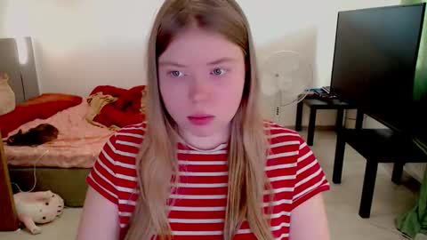 Jennyblonde and Emmabrunette online show from 01/12/26, 10:31