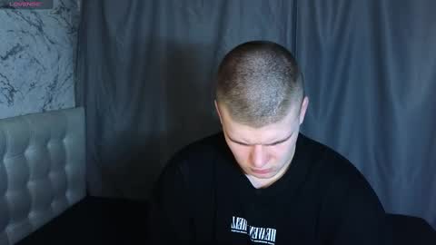 Snapshot of kittenmur chatting on 12/12/24, 12:44 Vlad online show from 12/12/24, 12:44