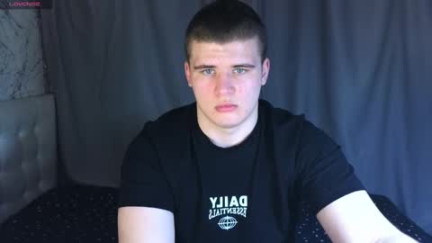 Snapshot of kittenmur chatting on 12/29/24, 05:33 Vlad online show from 12/29/24, 05:33