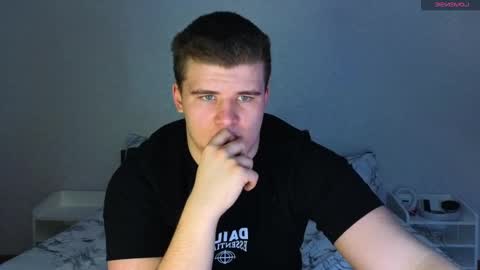 Snapshot of kittenmur chatting on 02/08/25, 03:21 Vlad online show from 02/08/25, 03:21