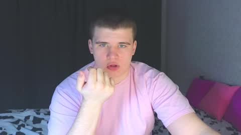 Snapshot of kittenmur chatting on 03/05/25, 03:18 Vlad online show from 03/05/25, 03:18