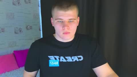 Snapshot of kittenmur chatting on 10/09/25, 10:13 Vlad online show from 10/09/25, 10:13