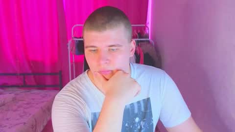 Snapshot of kittenmur chatting on 02/09/26, 07:34 Vlad online show from 02/09/26, 07:34