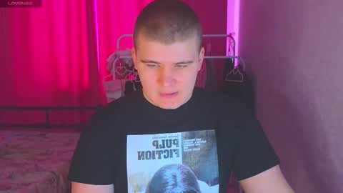 Snapshot of kittenmur chatting on 03/05/26, 06:09 Vlad online show from 03/05/26, 06:09