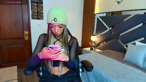 Kittie Vixen online show from 04/25/26, 07:55