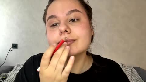 Ellaiza online show from 04/30/26, 08:31