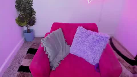 Snapshot of kitttyhot chatting on 07/24/26, 03:04 dayana online show from 07/24/26, 03:04