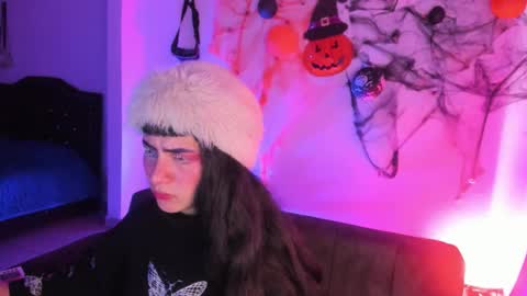 kitty__chs online show from 11/11/25, 01:55