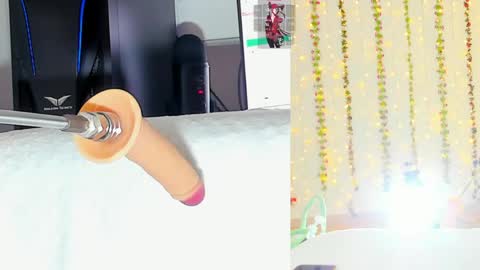 Snapshot of kitty__rosse__ chatting on 05/13/26, 10:01 Kitty online show from 05/13/26, 10:01