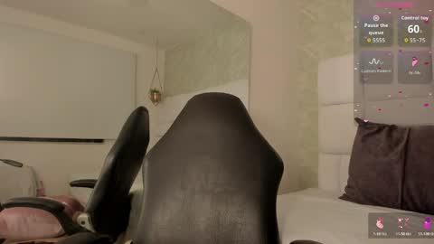 Kitty  online show from 05/25/26, 06:30
