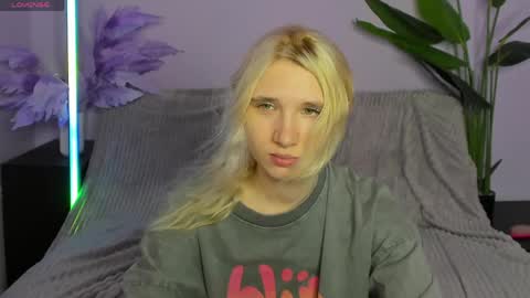 Snapshot of kitty_blondy chatting on 04/06/26, 04:46 kitty blondy online show from 04/06/26, 04:46