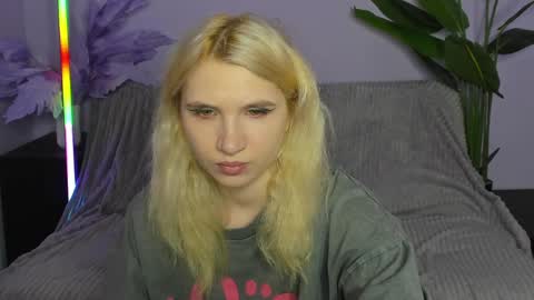 Snapshot of kitty_blondy chatting on 04/08/26, 02:22 kitty blondy online show from 04/08/26, 02:22